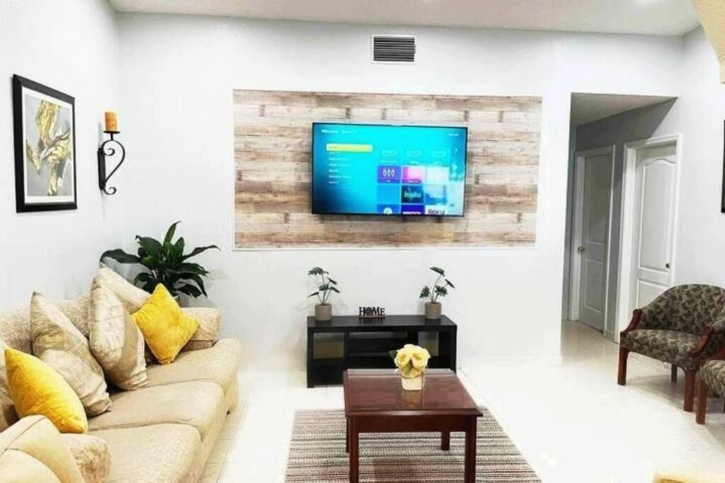 Amazing & Cozy Duplex Near Zoo Miami ! Villa ภายนอก รูปภาพ