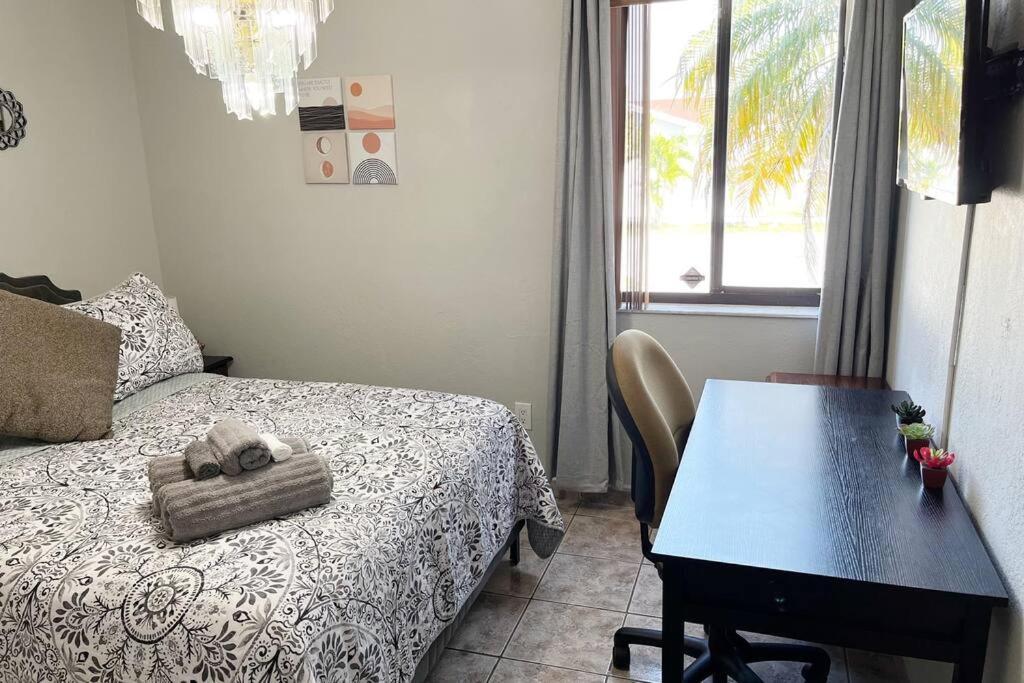 Amazing & Cozy Duplex Near Zoo Miami ! Villa ภายนอก รูปภาพ